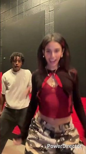 #fy#fyp#descendants#red#chloe#descendantstheriseofred#love#dolls#edit#cosplay