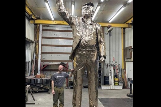Massive Trump statue to be erected where US will host G20