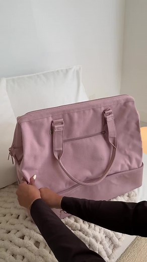 Hoodies Capacity Test: Beis Weekender Mini