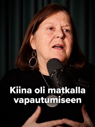 Kiina oli vielä vuosituhannen alussa menossa liberaalimpaan suuntaan, mutta Xi Jinpingin kaudella ote kansalaisista alkoi jälleen kiristyä. Tämä yhdistettynä alati kehittyvään valvontateknologiaan teki Kiinasta lopulta valtion, jossa isoveli valvoo jokaista liikettä. Kiina-asiantuntija Linda Jakobson avaa Asiastudion uudessa jaksossa, miten Kiina käänsi kurssiaan ja miten se käyttää tämänpäivän sekavaa geopoliittista tilannetta hyväkseen. Katso jakso Asiastudion YouTube- tai Spotify-kanavalta.