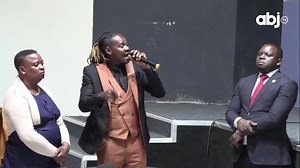 kuchine maPastor akadai Apostle B Java gives $200 kumupostori anga atendeuka as help to find something small to do | Zigo