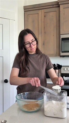 Easiest peach crisp recipe!