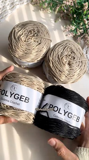 Kanaya Bag Tutorial,, siapa yag udah ikutan bikin juga?? kira2 selain warna ini cakepnya pakai warna apa ya??? Btw yg mau tutorialnya bisa langsung lihat di kolom komentar yg pertama ya.. #gebrinacrochet #crochet #Fyp | Gebrina Crochet