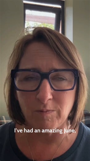 June, you were magic ✨! From dancing at silent discos to teaching 50 amazing creatives on a cruise to Alaska (yes, really!), this month has been full of laughter, connection, and unforgettable moments. Feeling grateful, jet-lagged… and totally inspired 💛 Watch the full June Chronicles in my most recent blog: https://bonnysnowdonacademy.com/june-coloured-pencil-chronicles/ | Bonny Snowdon Academy