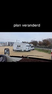 Plan verandert...en dat is oké! Girona stond vandaag nog op onze planning maar de regen denkt er anders over. Dus trekken we na de tip van Carla Weenink naar Tossa de Mar. Dat us reizen met Madame Mobilehome: stap voor stap, meter per meter...en altijd vooruit. Wie is er al in Tossa geweest? Alle tips welkom! | Hilde en Wim onderweg