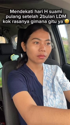 Ajeng Harjutri on Instagram: "Rasanya kaya mau dapet apa gitu 😅 Iyakan para pejuang LDM??? #viralreels❤️ #fyp #ldm #relateable #suamiistri"