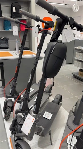 📱🔥 ¡La tecnología se tomó Diver Plaza! Así vivimos la apertura de la primera tienda oficial de Xiaomi en Colombia 🇨🇴 💡 Innovación, estilo y mucha energía en cada rincón. Ven, prueba sus productos y descubre por qué todos hablan de esta experiencia tech. 📍 Te esperamos en el Centro Comercial Diver Plaza #Xiaomi llegó para quedarse 🚀 #AperturaXiaomi #DiverPlaza #ViveLaExperienciaXiaomi #TecnologíaQueInspira #ViveDiverPlaza | Diverplaza