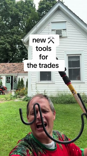 this is a brand new pole mount that we have for Christmas Light season super stoked to be using this this year. Think it could be awesome for doing really tall trees. We will find out what you guys use for a tree topper or on the top of your Pole for lighting your tall tall trees.#christmaslightinstaller #entrepreneur #holidaycountdown