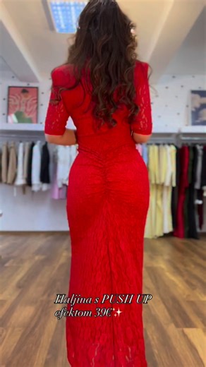 Pink City butik | Haljina s push up efektom od divne čipke s naglašenim ramenima od sada osim crne dostupna i u crvenoj boji 🔥 -39€ -Univerzalna (odgovara od... | Instagram