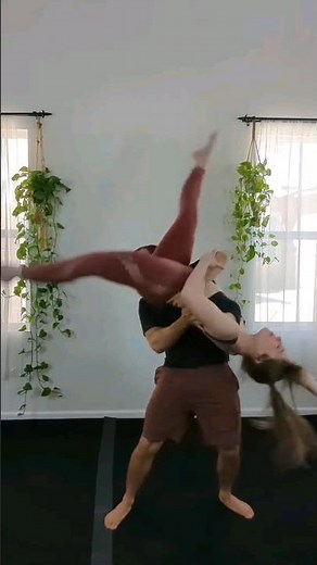EASY ACRO! Impress your friends with this easy to learn dance lift! #dance #acrobatics #trending
