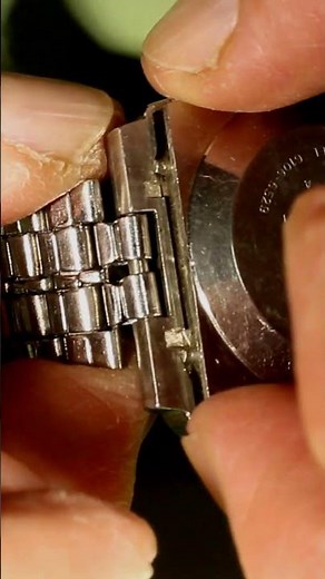 How To Open a Case of the Vintage Seiko 5 DX 6106-5529 with a Rare Locking Case Design #shorts
