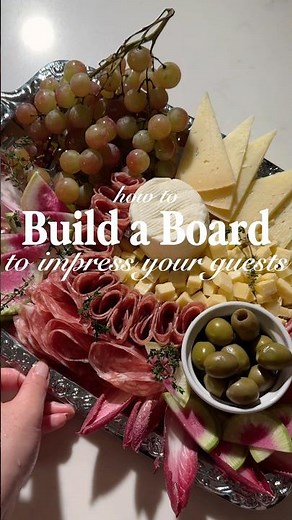 How to build a beautiful charcuterie board for your next dinner party #dinnerparty #charcuterie