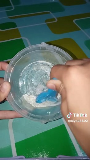 How to Make Water Slime with Guar Gum