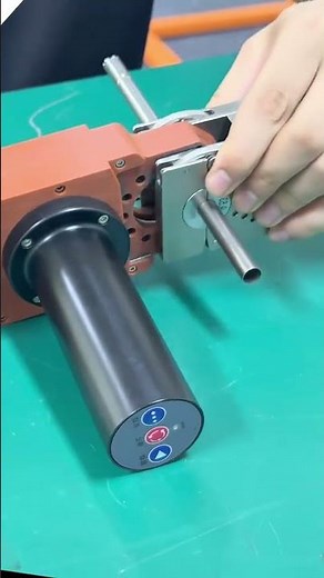 Automatic welding of 3/8 stainless steel pipes, the 5H welding torch is compact and convenient...