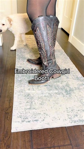 STUNNING! These are the cowgirl boots people stop you to ask about. Cute, comfortable, and they actually fit real legs. #cowgirlboots #westernfashion #cowboyboots #countryconcertoutfit
