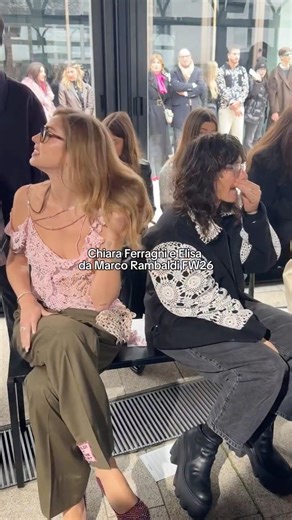 CHIARA FERRAGNI ED ELISA SI DANNO LE SPALLE ALLA SFILATA DI MODA #chiaraferragni #elisa #perte #fyp