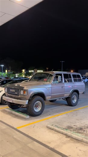 G Wagon vs Land Cruiser: A Comparison of Legends