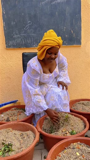 Désormais je suis en Côte d’Ivoire 🇨🇮😍 Le dèguè est maintenant disponible pour mes Ivoiriens 🤤❤️ Frais, bien dosé, le vrai goût by Secret de Cuisine. Commandez et régalez-vous ✨ #Degue #DegueCI #CoteDIvoire #Abidjan