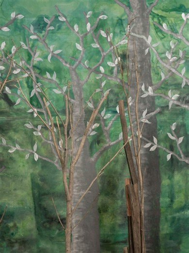 Prix Paritana – Interview de Rado Ramilison, vice-lauréat de la 9ᵉ édition du Prix Paritana, artiste de l’exposition ‘Écho : les murmures des arbres’ ✨ À travers cette interview, Rado Ramilison évoque sa manière de matérialiser le cri silencieux de la forêt ainsi que sa réflexion sur l’impact de l’intervention humaine sur la nature. Il révèle également les trois parties de l'exposition : l’empreinte, l’écho, et l'espoir. L'exposition ‘Écho : les murmures des arbres’ est ouverte gratuitement au p