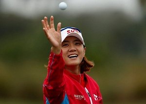 Ai Miyazato seizes LPGA lead