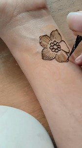 Simple mehendi design ❤️🌿 #videoviralシ #reelschallengereelschallenge #fightcoronavirus #prayforthem #hilights #follower #StarsEverywhere #mehndidesign #copy #foryoupageシ | Mehedi by Anu