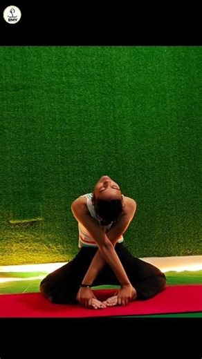 Try This Amazing Yoga Pose 😱 | Only Flexible Can Do This... #yogaexercises #bookmyyoga ..