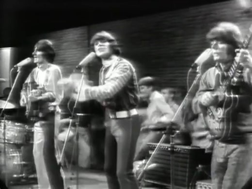 28 reactions | Dave Dee, Dozy, Beaky, Mick & Tich 1966 – Hold Tight... Watch full this song: https://oldies.topgreatsong.com/in-memory-of-tich-who-has-passed-away-dave-dee-dozy-beaky-mick-tich-1966-hold-tight/?utm_source=facebook&utm_medium=hreel&utm_campaign=topsongradio | Top Songs Radio | Facebook