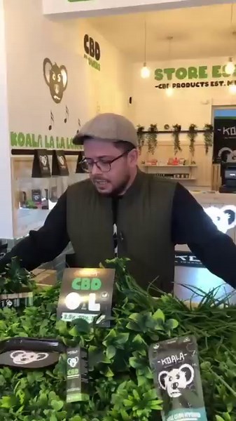 5.4K views · 5 comments | Auf der Rü gibt es einen neuen CBD-Shop . Der Essener Salar Ghiassi hat ihn neu eröffnet . Er hat Geschäfte in ganz Deutschland und ist froh, dass er nun auch in seiner Heimat vertreten ist . Habt ihr CBD schon mal ausprobiert?  | WAZ Essen | Facebook