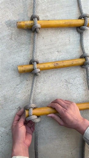 Rope ladder knot techniques