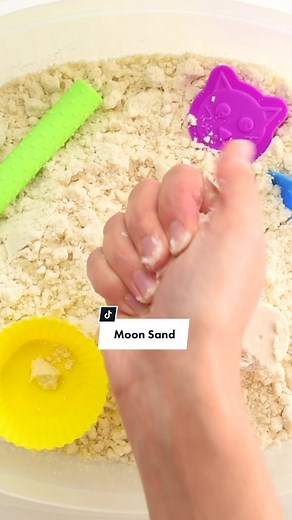 This moon sand is so easy to make, it only has 2 ingredients! It’s soft, squishy and so fun to play with! Recipe on our website! #kidscrafts #activitiesforkids #craftsforkids #sensoryplay #kineticsand #kidsactivities