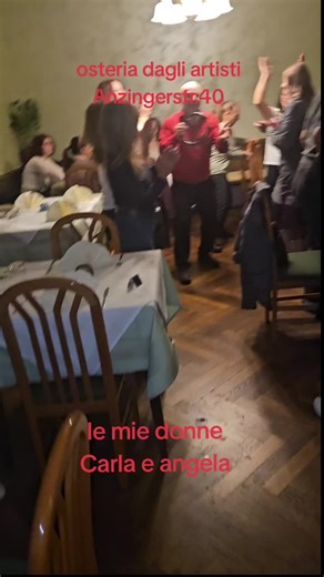 una serata in compagnia di belle donne. baci abbracci dal vostromichelangelo@Cecè Barretta @umbertotozziufficiale @SalDaVinci Official @GiovanniFusco1966 @Elena Bonelli @Domus Arcuri @Rita Catalano #perteeee #perte #italianiingermania #italianiallestero #voliamoneixte✈🦁🔝💯💥