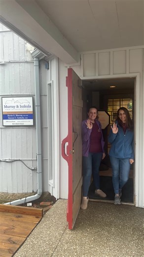 Front: Stunning. Back: Gorgeous. But our favorite part of the office? The smiles. 😁 Have you been to our office before? Tell us your favorite spot! 🦷 #smiletransformation #orthodontics #welcome #trending #smilesquad