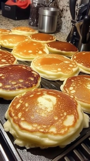 3.4M views · 49K reactions | OH my God , pancakes taste 1000 times better than the original , i'm so in love , never missing carbs again!!" Recipe in First Coʍmеոτ  | Easy Recipes | Facebook