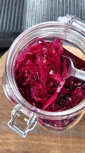 Gut-friendly beetroot and red cabbage SAUERKRAUT 💜 quick and easy!
