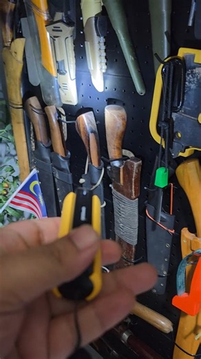 9.3K views · 164 reactions | MeeGoo Mini Portable 5000 mAh Powerbank .  Ini adalah video review.  Kami tidak menjual produk ini  Produk ini boleh di beli di beg kuning/link yang diberikan . BERMINAT UNTUK PEMBELIAN? https://s.shopee.com.my/5AkDyQGImu https://s.shopee.com.my/3LIZn4mWHF https://s.shopee.com.my/8ANpXxv00j https://s.shopee.com.my/20nCCdrbWO | Core Outdoor and Tactical | Facebook