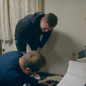 "We need to get out of here!" Hamilton Accies's Steve Davies gets trapped in an escape room. | BBC Scotland