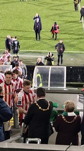 James McClean collects his President's Cup winners' medal and goes straight over to the Derry City fans for selfies⚽🏆 | Irish Mirror Sport