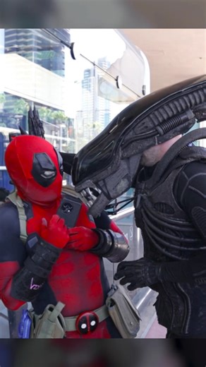 Deadpool vs Xenomorph 👾 #deadpool #xenomorph #cosplay