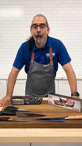 Williams Sharpest Gifts: Cangshan 3-Stage Adjustable Knife Sharpener 🤩🔪 Keep every knife in your kitchen perfectly sharp with the Cangshan 3-in-1 Knife Sharpener. Adjustable from 14° to 24°, it restores edges on both Western and Asian knives, plus kitchen shears, with ease and safety. Why it’s a sharp gift choice for home chefs: 🧑‍🍳 • Two-stage sharpening: coarse carbide and fine ceramic • Adjustable angles for precision edges • Safe handle grip and non-slip base • Ideal for knives and kitch