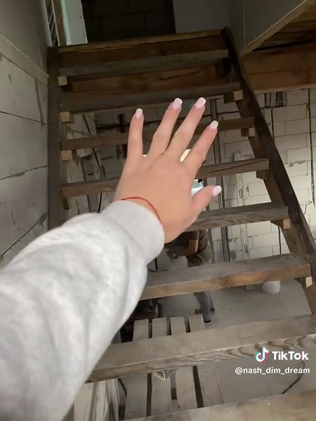 Ура 🥳 Можете привітати ) Ми зробили тимчасові сходи🫶