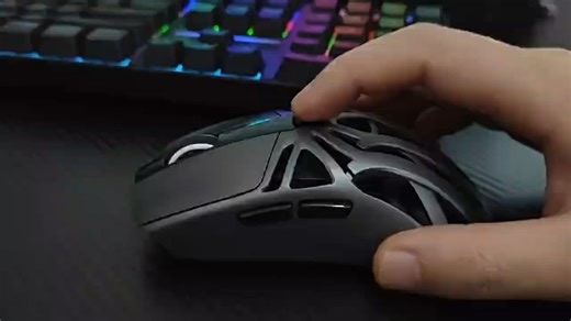 斯迈狼蜘蛛RS8无线三模鼠标，1k回报率，10000DPI#鼠标推荐 #鼠标 #游戏鼠标#键盘鼠标 #无线鼠标