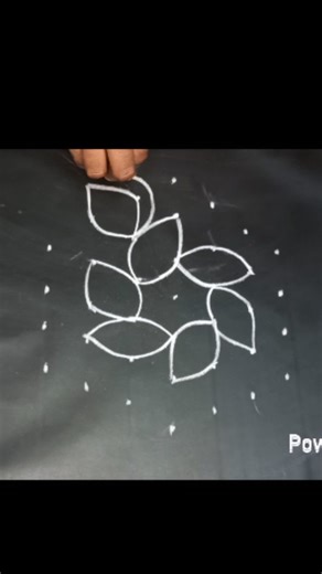 dhara kolam on Instagram: "Simple rangoli design 7*4 interlaced dot kolam"