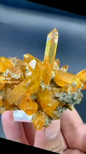 Quartz crystal 💎 formula = Sio2 #gemstone LEARN Geology | LEARN Geology