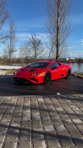 Exploring the Lamborghini Huracán