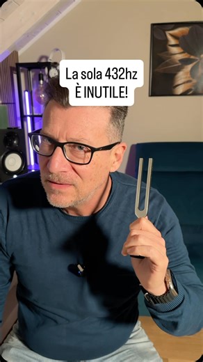 Giacomo Granatiero on Instagram: "LA 432Hz DA SOLA NON BASTA. 🚫🎹 C’è un grande malinteso: molti pensano che basti sintonizzare un suono su questa frequenza per “curare”. Ma la verità è che la frequenza è solo il binario. La vera medicina è la musica, è l’armonia, è l’anima che vibra tra le note. ✨🧬 La 432Hz è la frequenza dell’universo, ma senza l’intenzione del compositore resta un guscio vuoto. Per questo la mia musica non è solo “audio relax”, è una carezza chirurgica per il tuo sistema ne