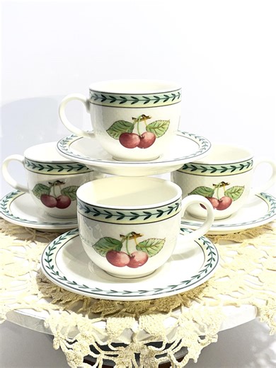 Set of 4 Villeroy & Boch French Garden Fleurence breakfast cups and saucers