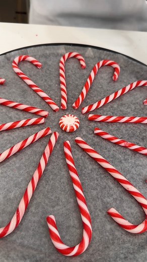 This candy cane trick is so clever! 😍 Our friend Adam shares an easy candy trick that everyone will love! This original video was concieved by Adam Trent & produced by Network Media LLC Productions and Kyle and Mistie | Kyle & Mistie Knight