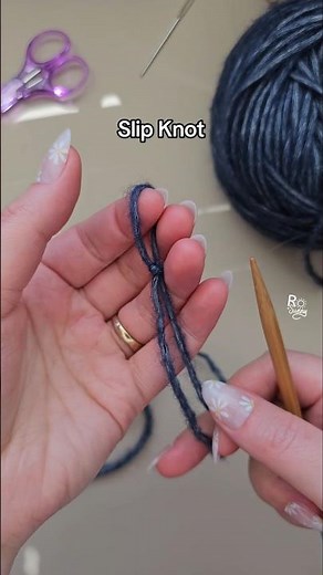 How do you make a slip knot?