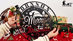 Personalized Merry Christmas Sign, Retro Santa Claus & Reindeer Christmas Wall Decor, Last Name Signs for Home, Metal Wall Art Decor for Living Room Kitchen Party, Xmas Gifts Color04