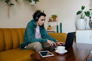 Hybrid Work from Home Policy: A Simple Guide for Employers